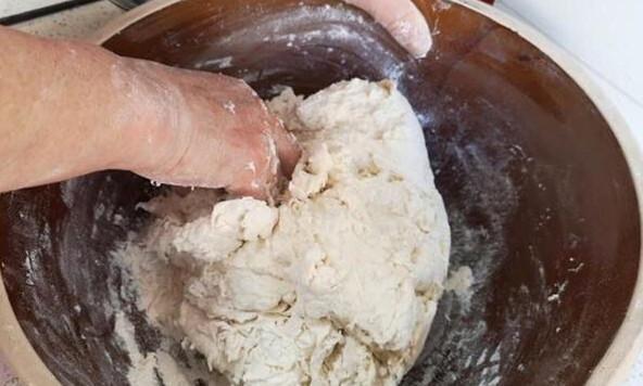 发面别只会蒸馒头了,教你个新吃法,比肉香比油条暄软,做法简单