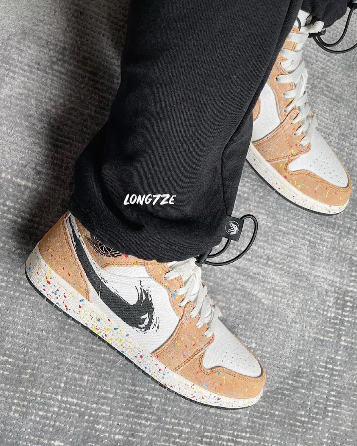 不输联名？全新 Air Jordan 1「Brushstroke」"官宣" 定档！ 哔哩哔哩