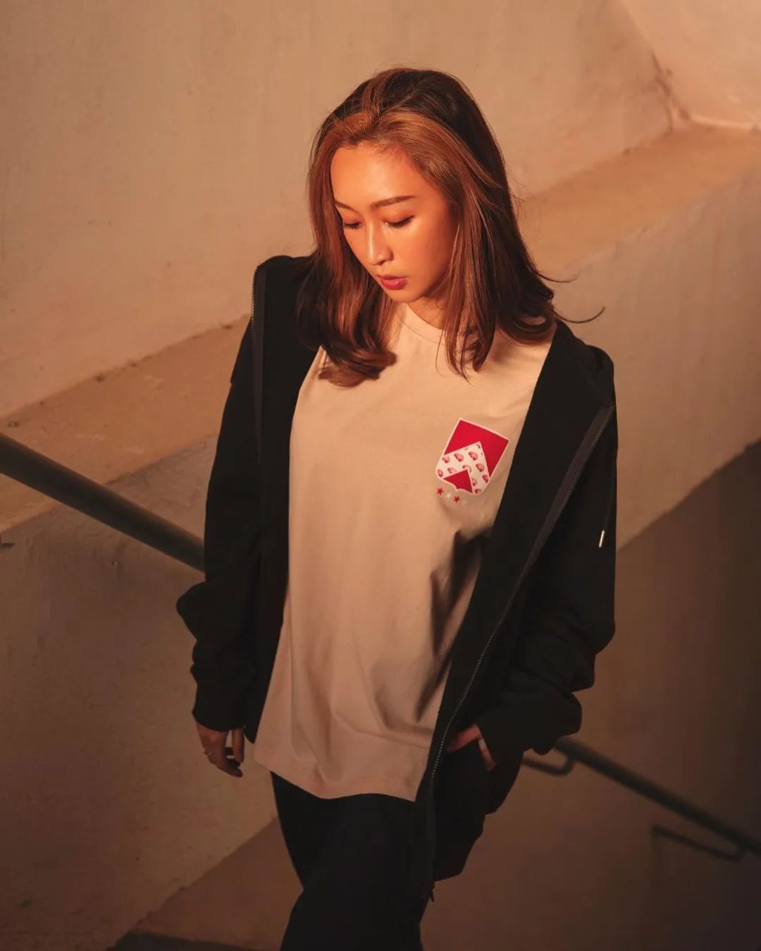 被陈冠希看中的性感女人火辣dj乐怡靠自己完美身材征战模特圈