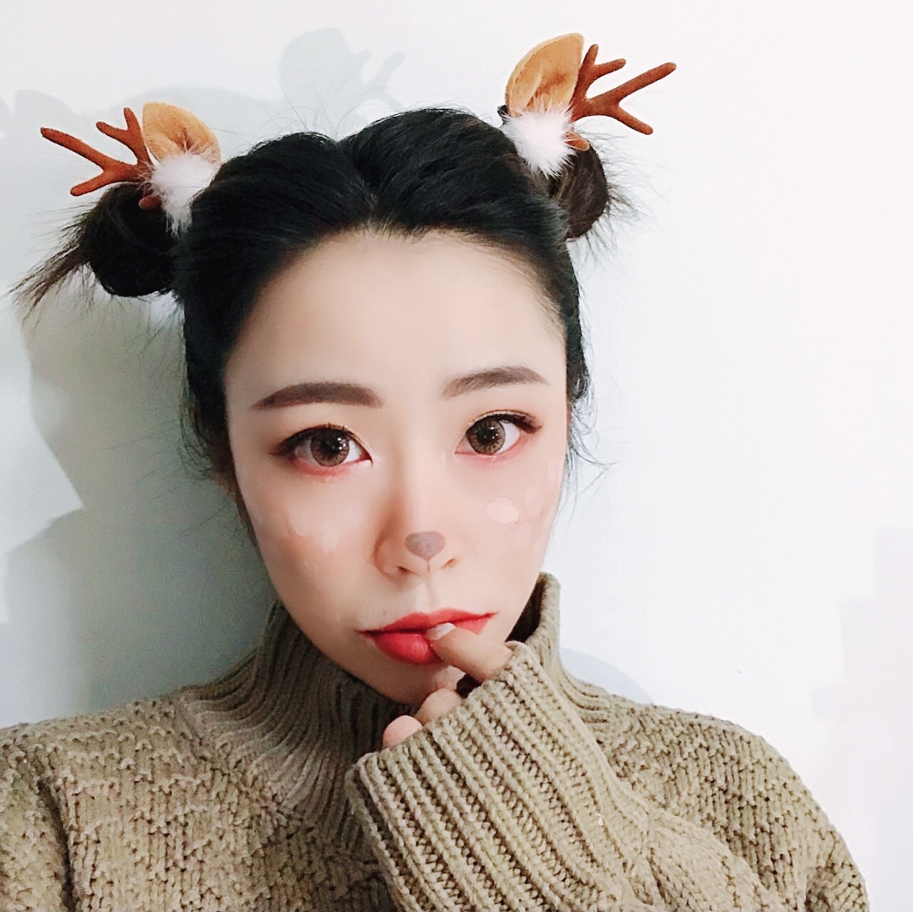 完美日记小鹿盘打造圣诞麋鹿妆
