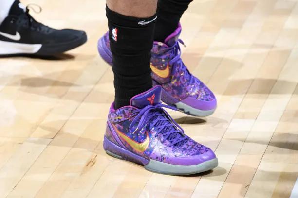 科比4代"大师之路"配色