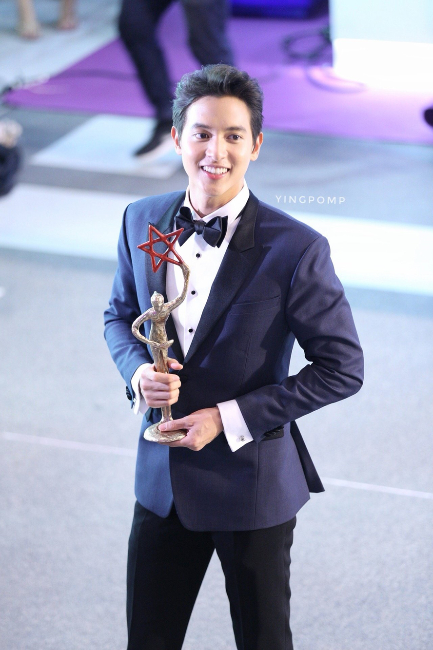 nine entertain awards2019颁奖典礼 james jirayu第三次获得大众人气