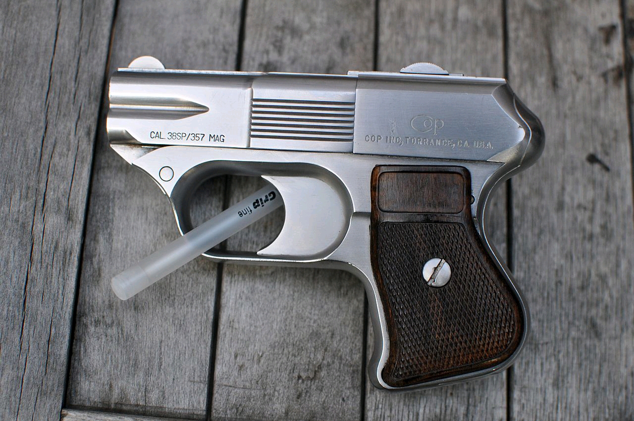 【Hickok45/英字】老爷子试射Bond Arms Inc公司生产的德林杰袖珍手枪_哔哩哔哩_bilibili