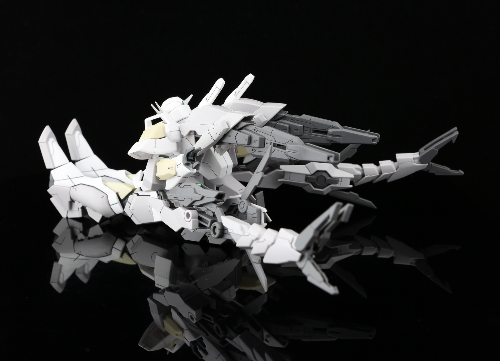 【评测】万代 hgbf 逆生高达 模型