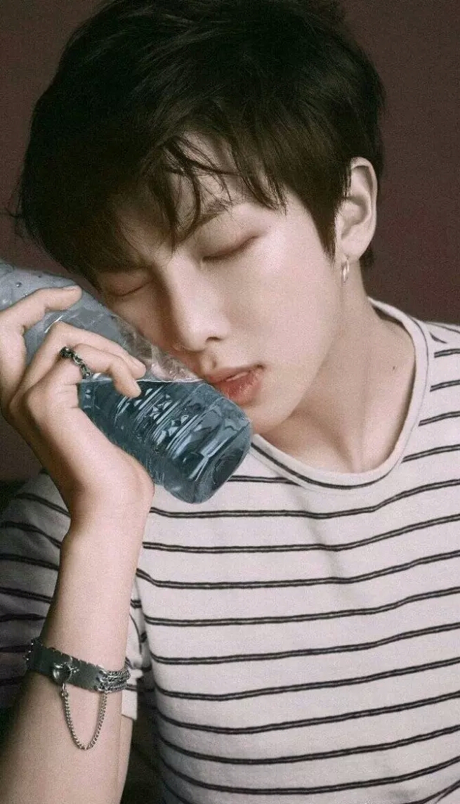 『bts段子』关于婚后日常-金南俊(小破车滴滴滴)