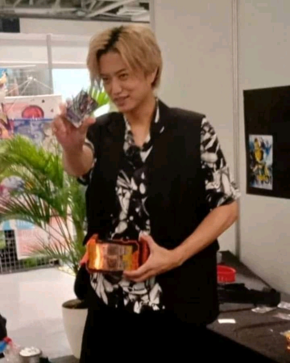 假面骑士:井上正大玩gotchard变身器,又是熟悉的起手式,井上回归或真有戏 哔哩哔哩