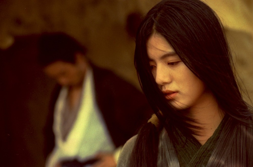 人间无数雨打去 | 女性所有的努力,不只是为了个