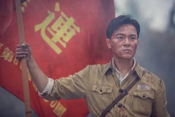 后叶忠义加入解放军,因缘际会下与青梅竹马的孙景春分离.