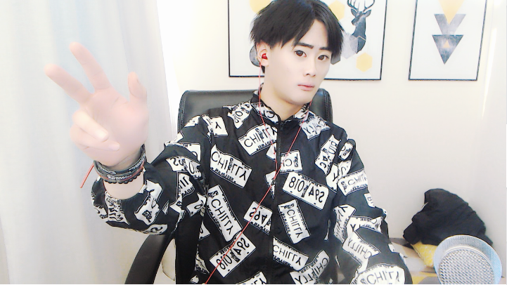 花姐作品《狂浪》被说唱之神rap祥龙唱火后,刘