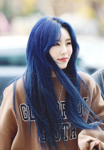 另外,《redd》距离辉人的上一张个人作品《soar》已