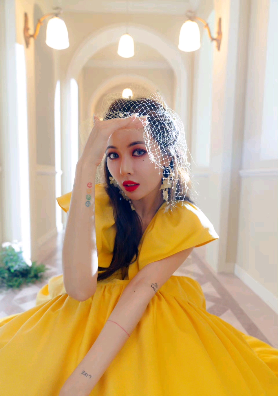 flower shower金泫雅mv概念照. - 哔哩哔哩