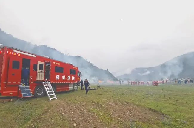 国内首台国六6 6底盘消防卫星通信指挥车配发西藏森林消防总队 哔哩哔哩