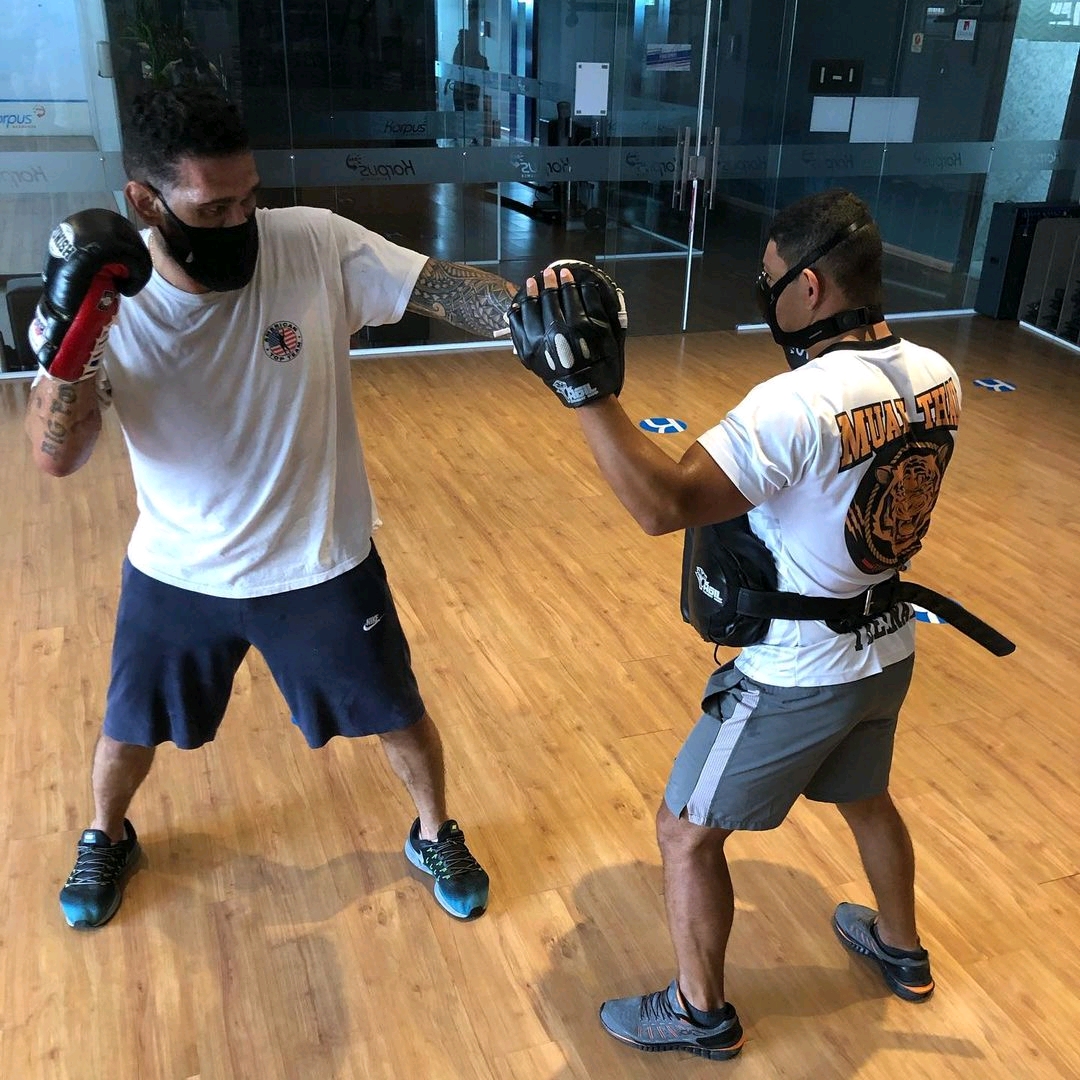 ufc重量级选手大脚安东尼奥席尔瓦ins照片自取