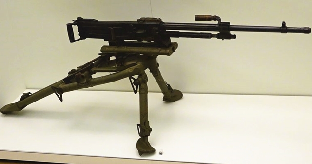 西班牙阿尔法m44机枪二战期间买不到武器只好自己设计制造