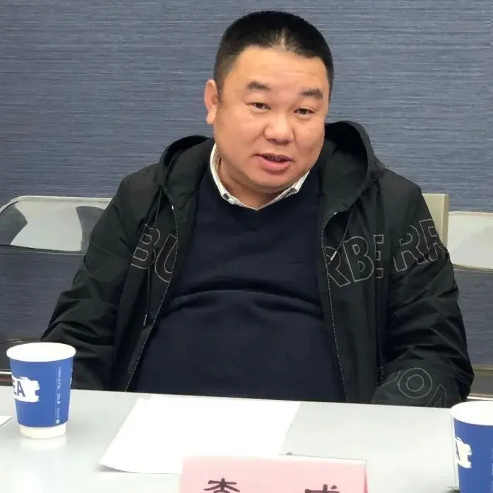 发改局局长陈芑翔,营商环境局局长周清彬,大商汇教育集团创办人王成