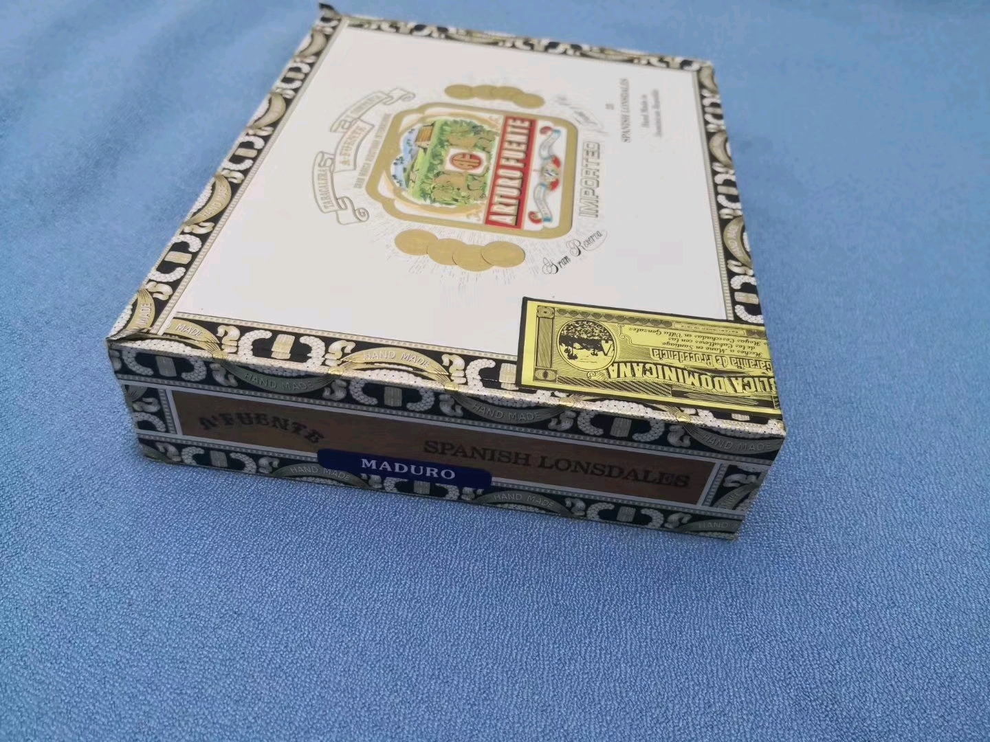 【雪茄品鉴】阿图罗富恩特西班牙朗斯戴尔