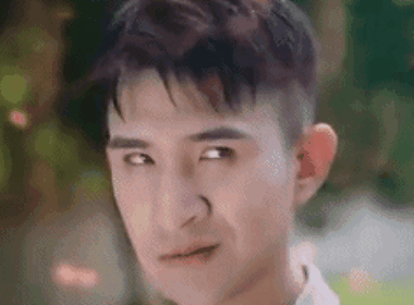 特别是饰演了众多个版本赘婿的管云鹏,被网友评为"三分薄凉三分讥笑三