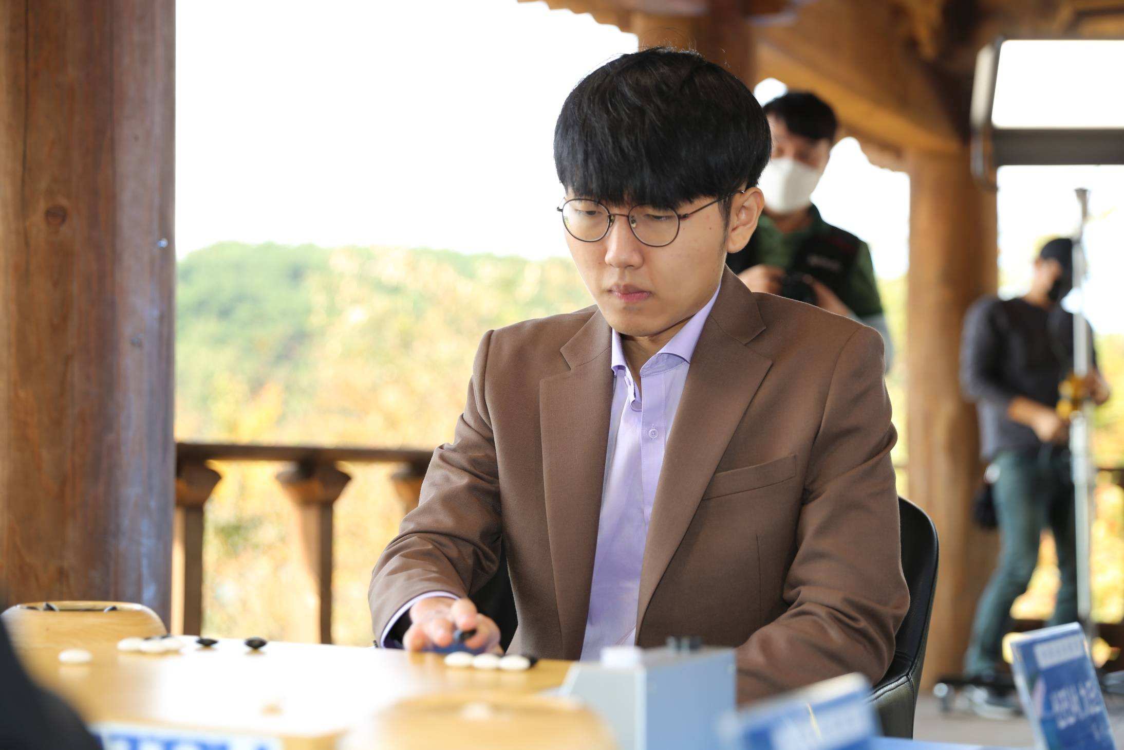 回顾：韩国围棋大师李昌镐，师母亲自为他系鞋带，他不懂人类的生活