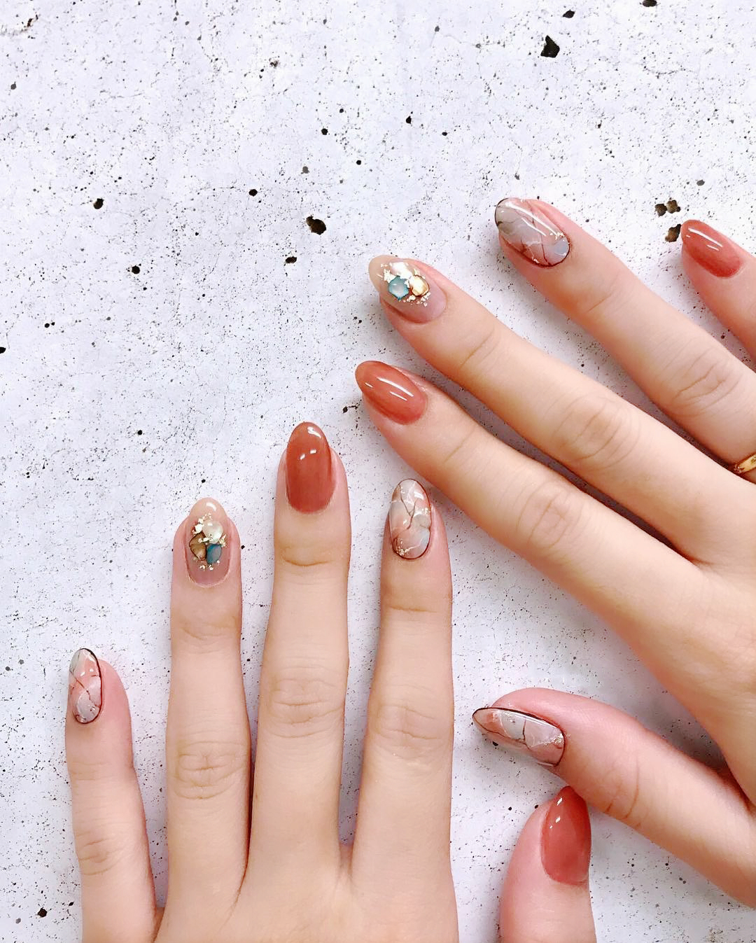 初秋两款超显手白的南瓜色美甲,手黑怕什么!