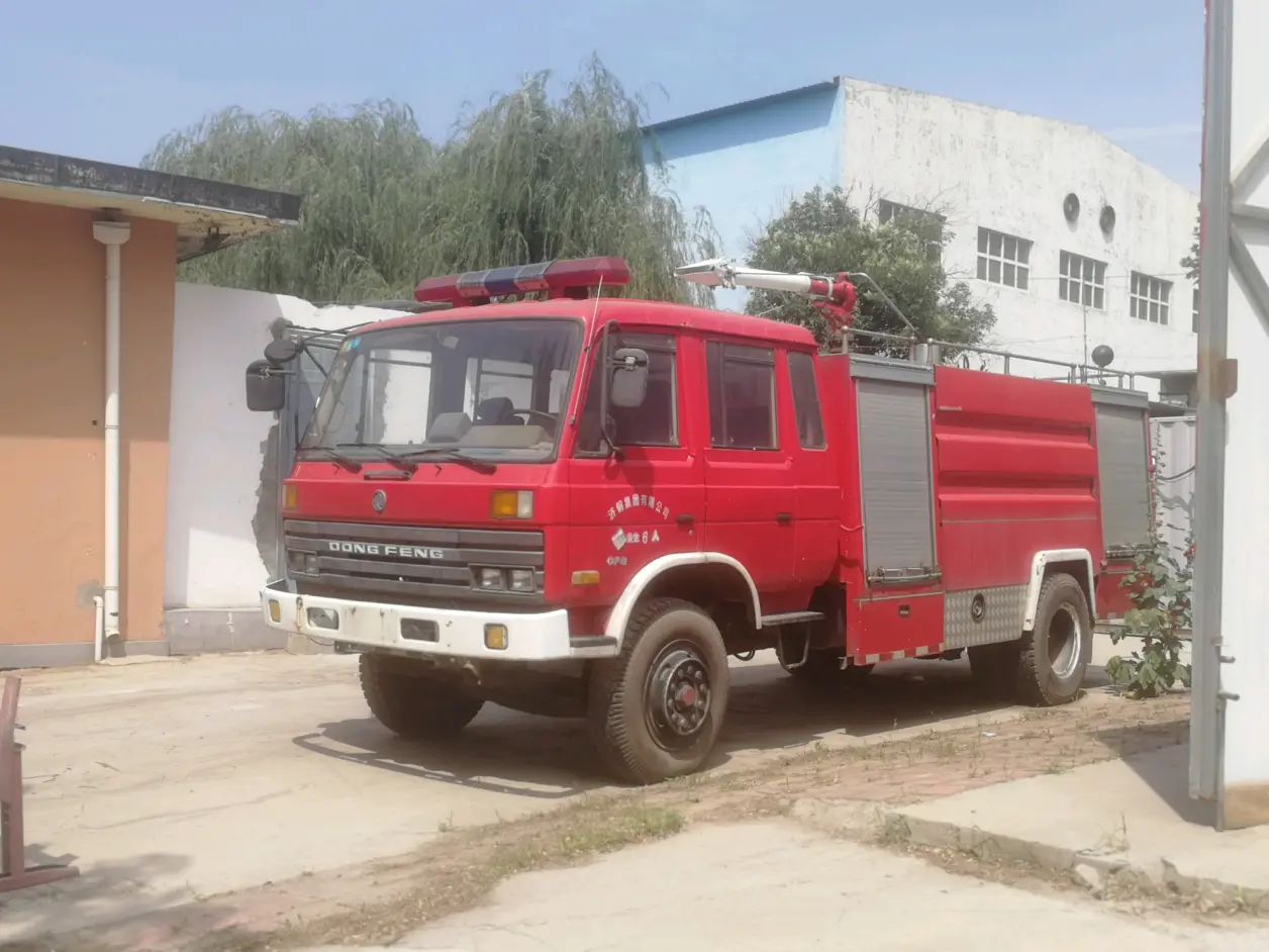济钢的东风eq153消防车