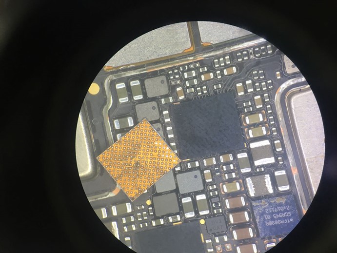 oppo r11s主板变形弯曲,摔成这样还能满血复活,值得点赞!