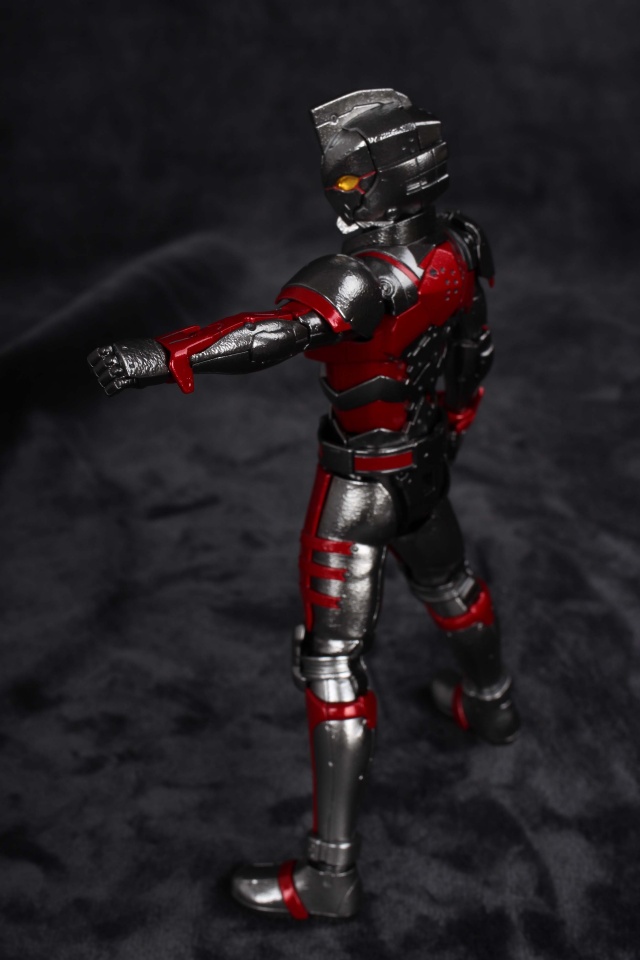 [小t模型秀]深红钢铁-机动奥特曼艾斯装甲