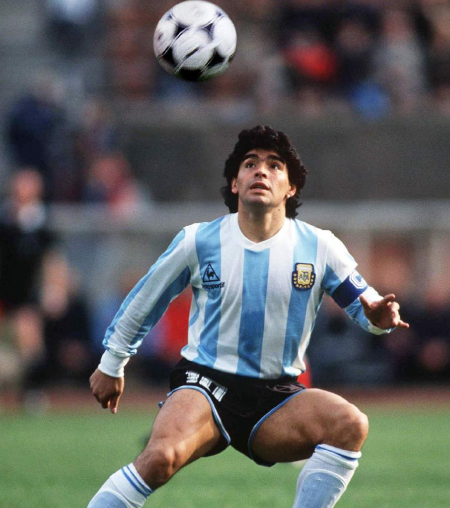 老照片 1986年墨西哥世界杯一战成名 成就一代球王马拉多纳