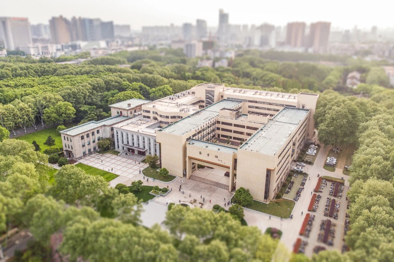 q5:华中大在文科方面的优势有哪些?