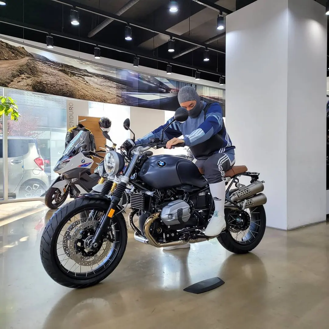 insrohongchul卢洪哲20210101ins更新