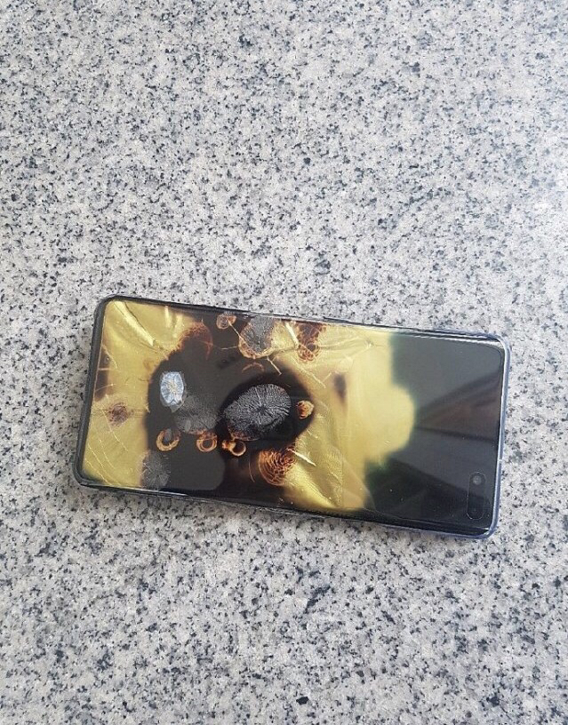 刚刚拍了三星s10和苹果x测评,韩国网友爆出这