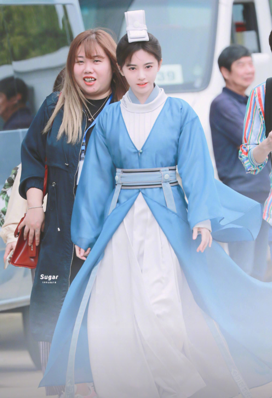 鞠婧祎女扮男装造型曝光,看到一身装扮,网友:遇到对的人!