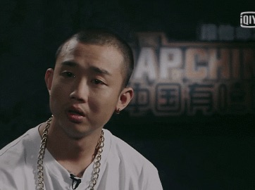 那个命硬学不来弯腰的gai爷