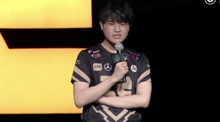 Joker谈Uzi等人年龄大把自己抬的太高,新赛季