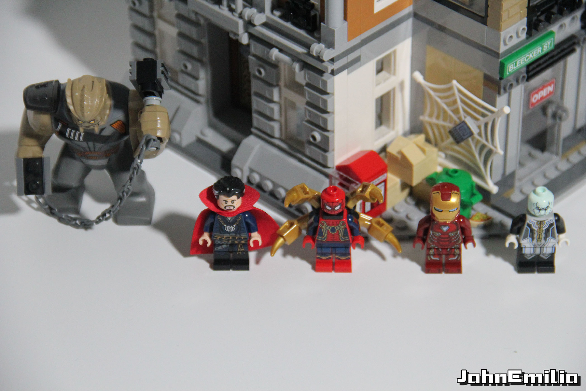 【乐高评测】复联3中最大SET,钢铁蜘蛛侠、钢