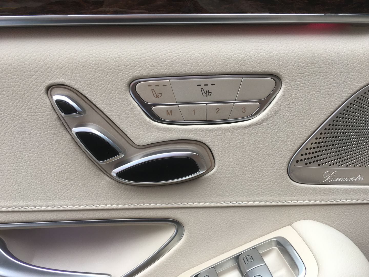 新款奔驰s320l改装后排电动座椅电动调节座椅效果