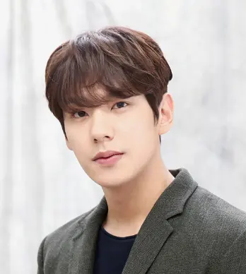 esther jang /张艺娜李伊庚:韩国男演员,父亲为lg innotek社长李雄范