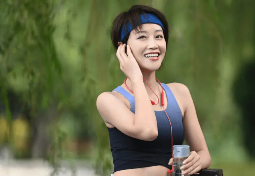 蓝盈莹实力打脸 演员的诞生 称自己四次拒绝节目组邀请 每日头条