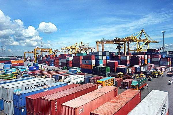 图为国际海运港口