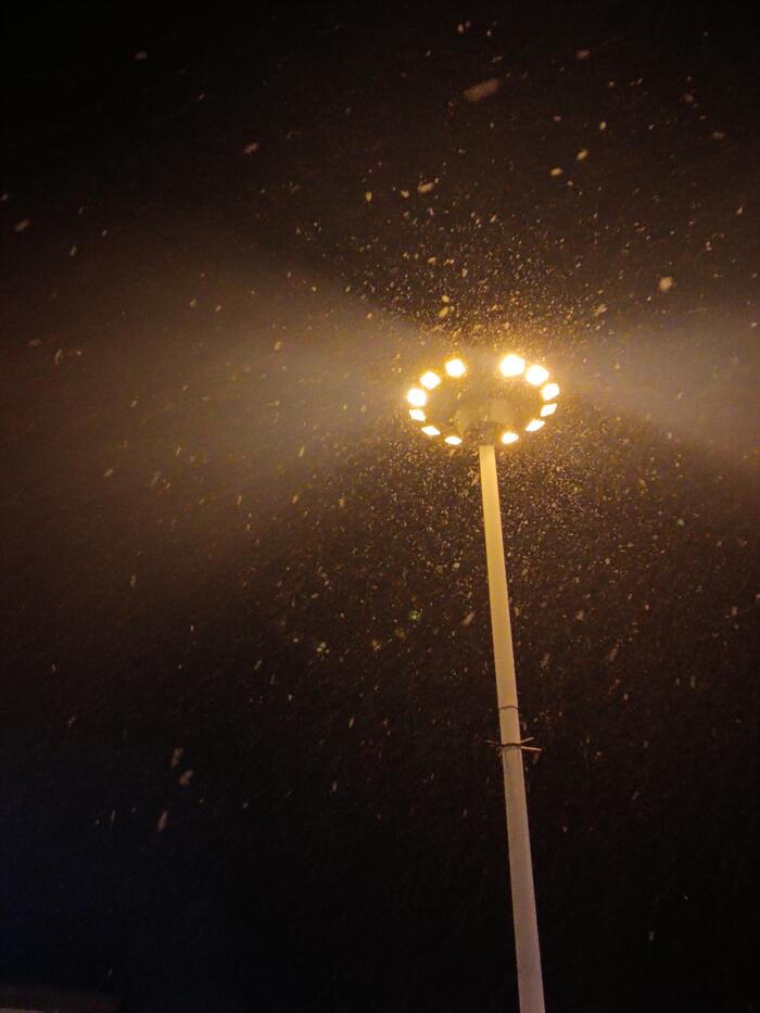 我爱雪我很爱下雪天尤其是下雪时粉粉的天空