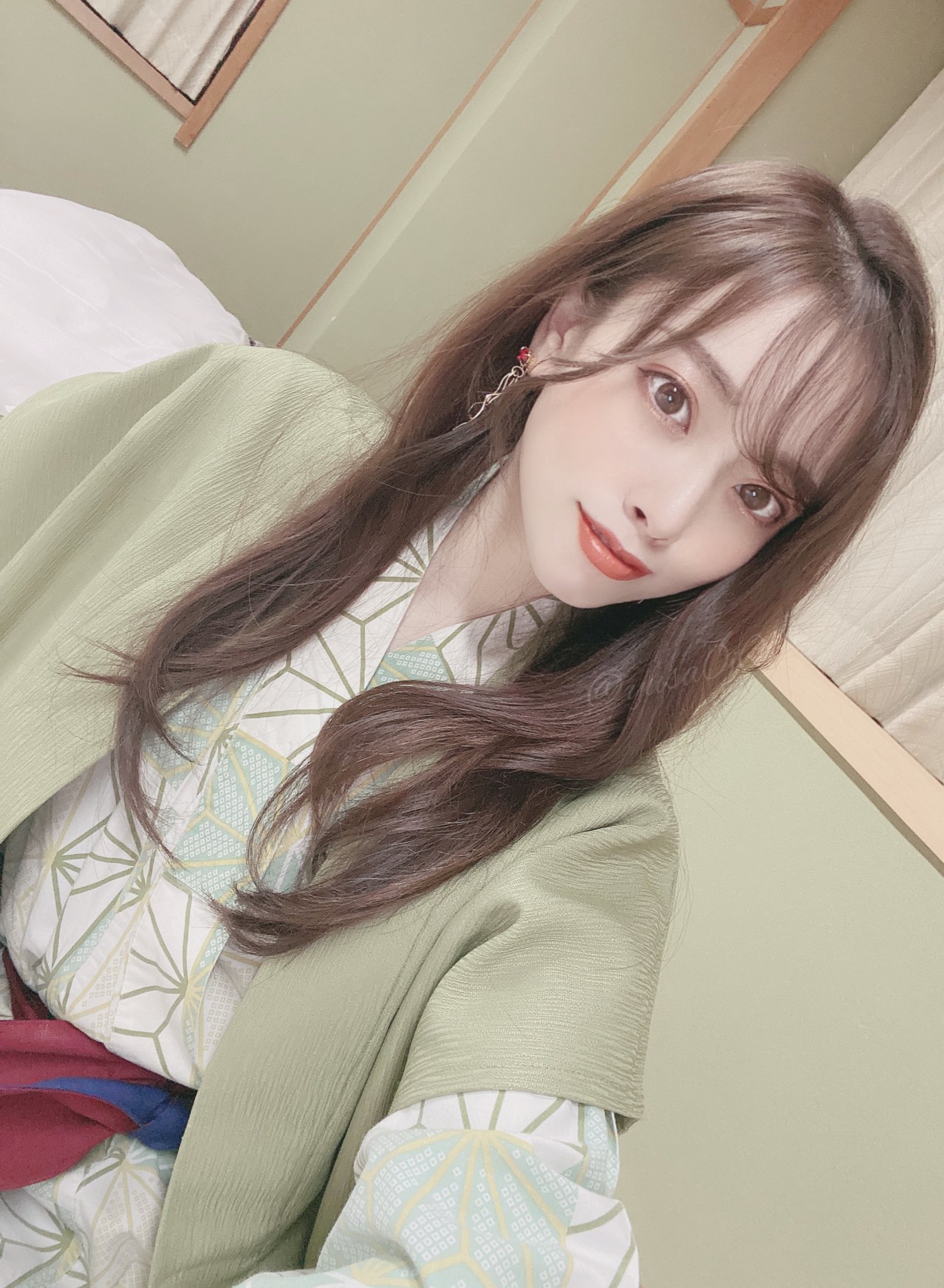 yusa0j0/ 长按点赞,即可三连.