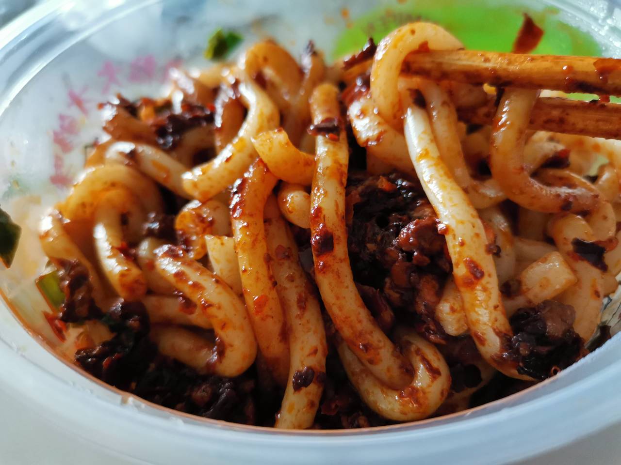 白家阿宽 爆辣新疆炒米粉 | BJ Instant Fried Rice Noodle Super Hot 335g - HappyGo Asian Market