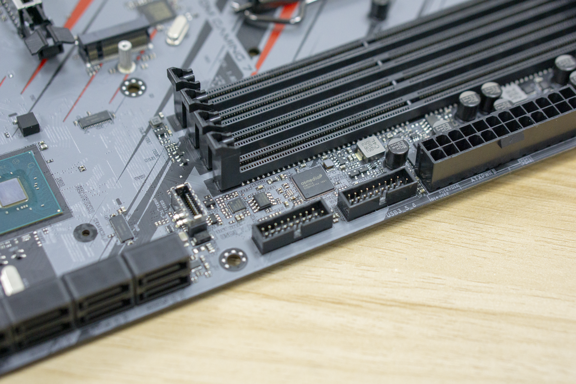 强供电+炫灯效?妖擎 Z390 再发力!华擎 Z390 P