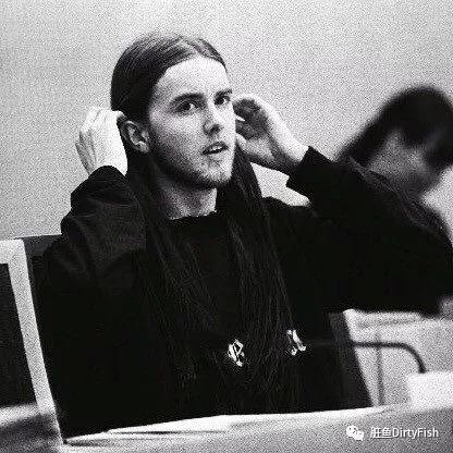 这个杀人放火的黑金属大佬终于消停了!Varg宣