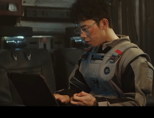 流浪地球人物志 李一一——以凡人之手摇动上帝之骰