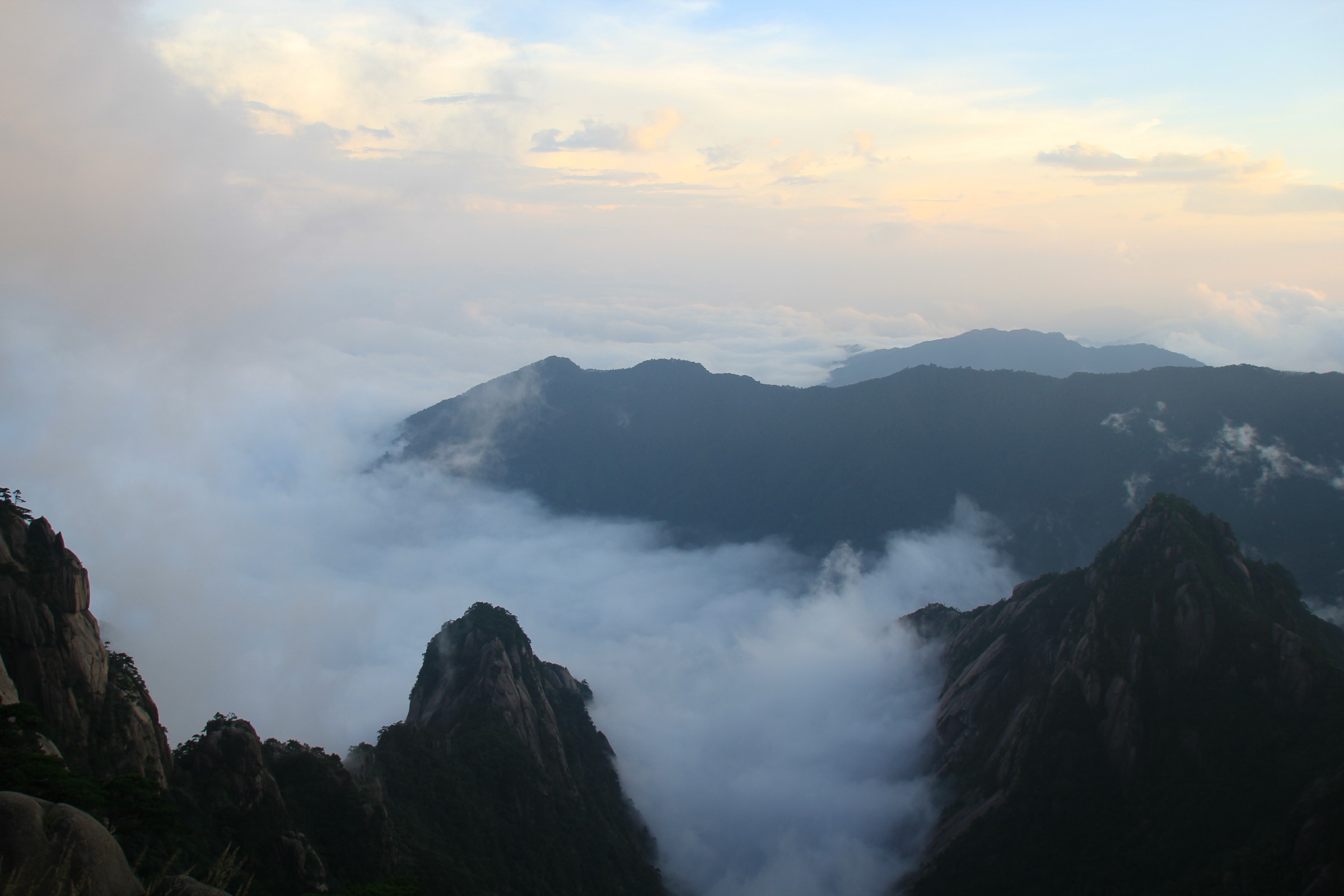 哼,我黄山要让你知道什么是云里雾里