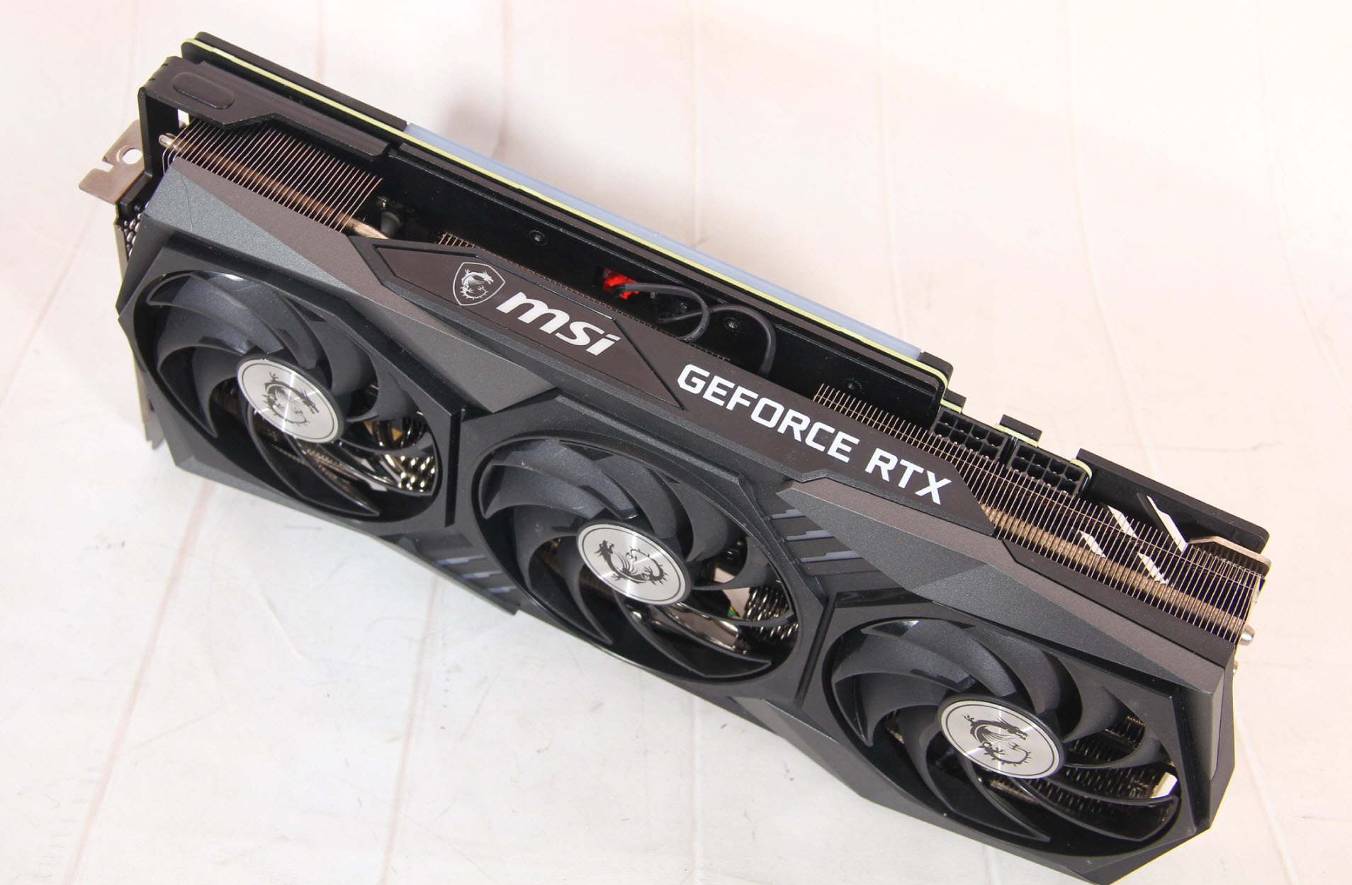 畅玩2k游戏大作闲鱼蹲守三天的成果展示显卡疯了我独醒