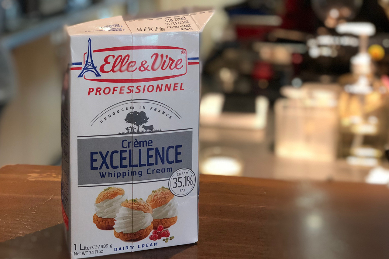 condensed milk炼乳 别名:炼奶 储存条件:干燥避光常温,开启后密封