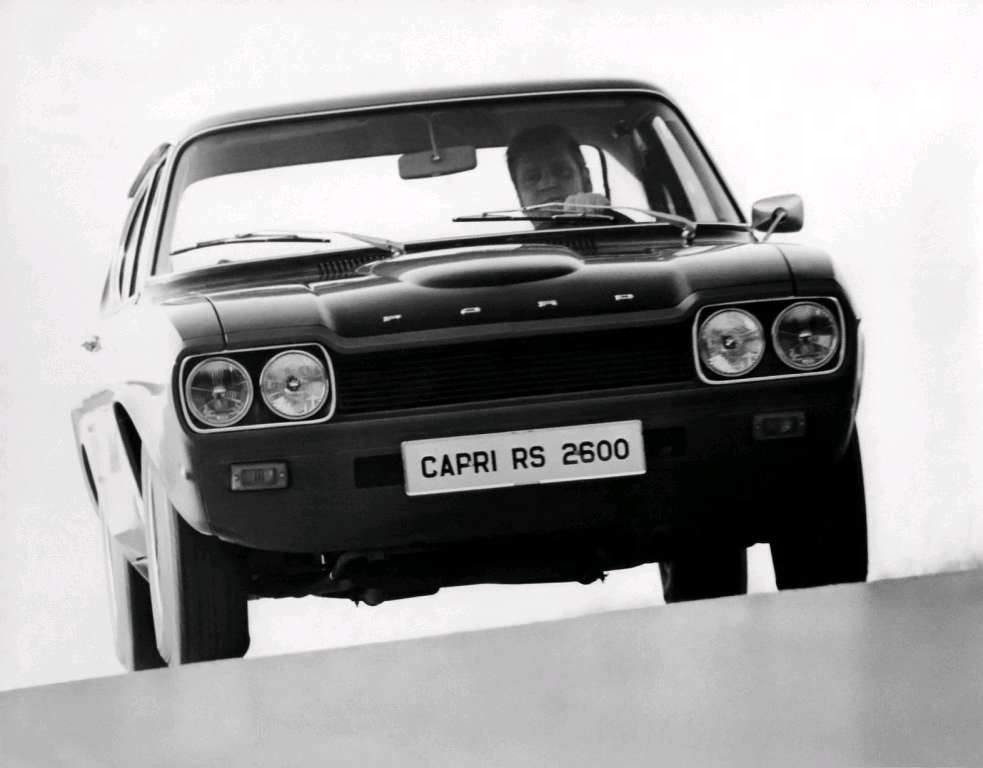 尤哈坎库宁驾驶福特capri rs2600 1971款拉着加琳卡琳去意大利蒙扎