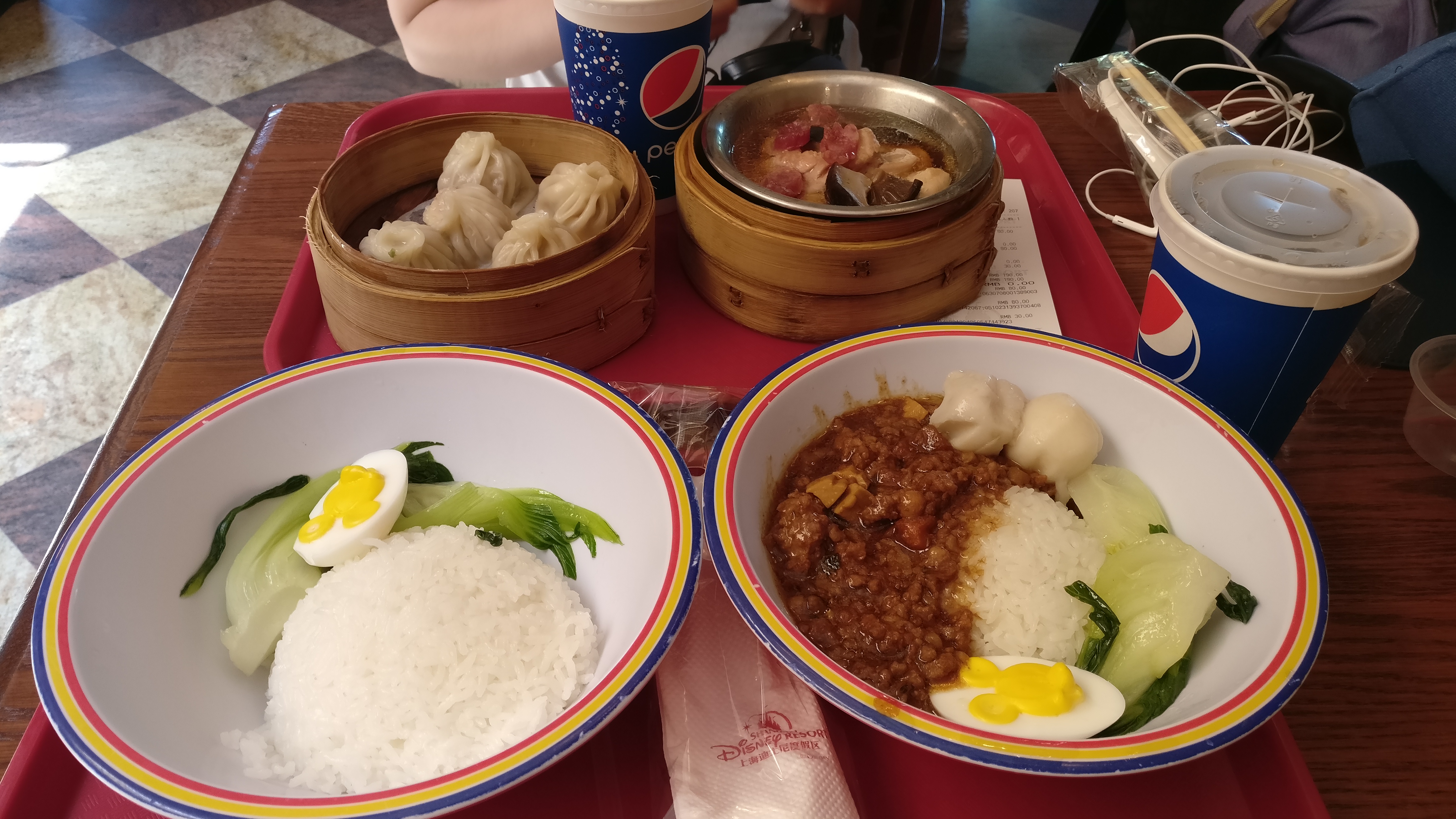 别去迪士尼小镇啦就在迪士尼乐园里吃饭吧上海迪士尼园内餐饮攻略