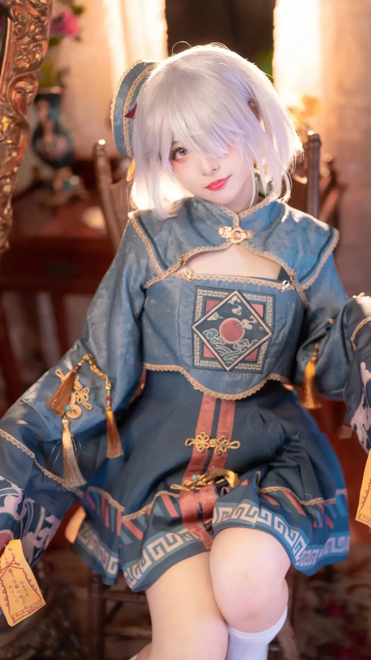 【cosplay】桃花魅眼 唇似樱红,笑露虎牙,如果僵尸娘都这么可爱,就不